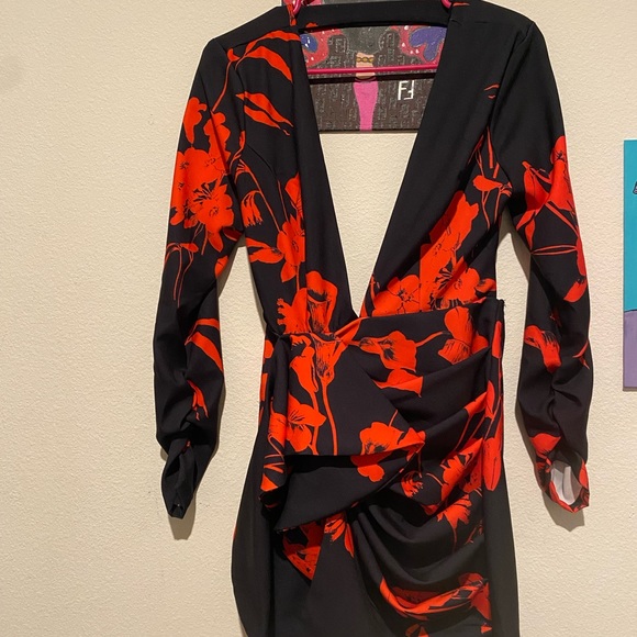 Dress New - Picture 1 of 7